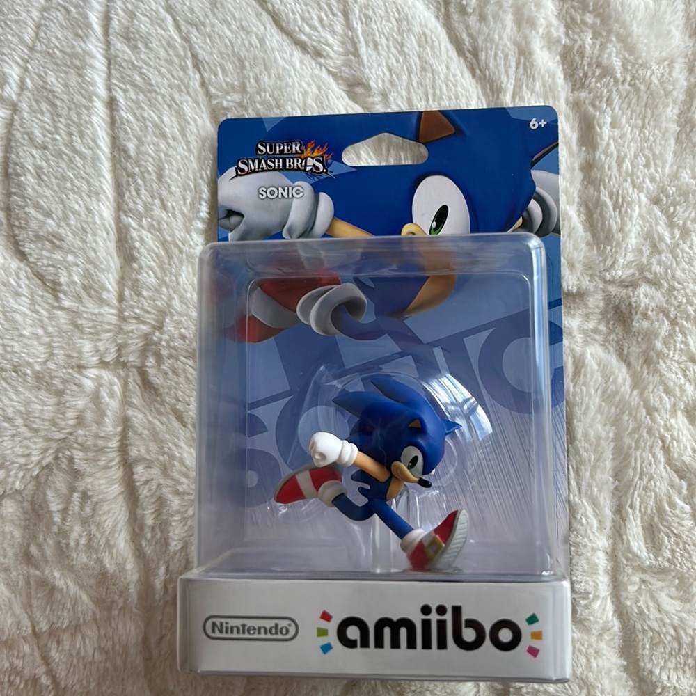 Sonic amiibo